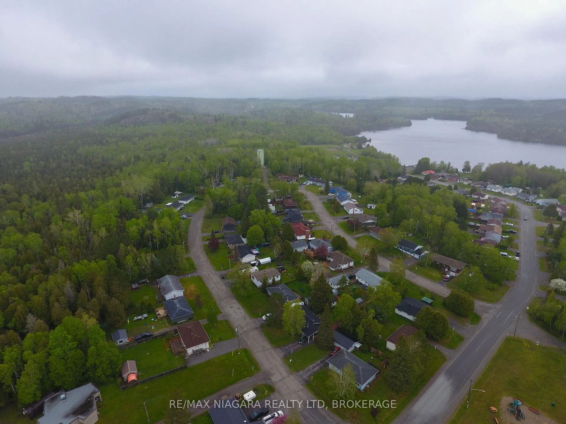 Photo 2 of 31 Spruce Drive, Temagami — HOMEH