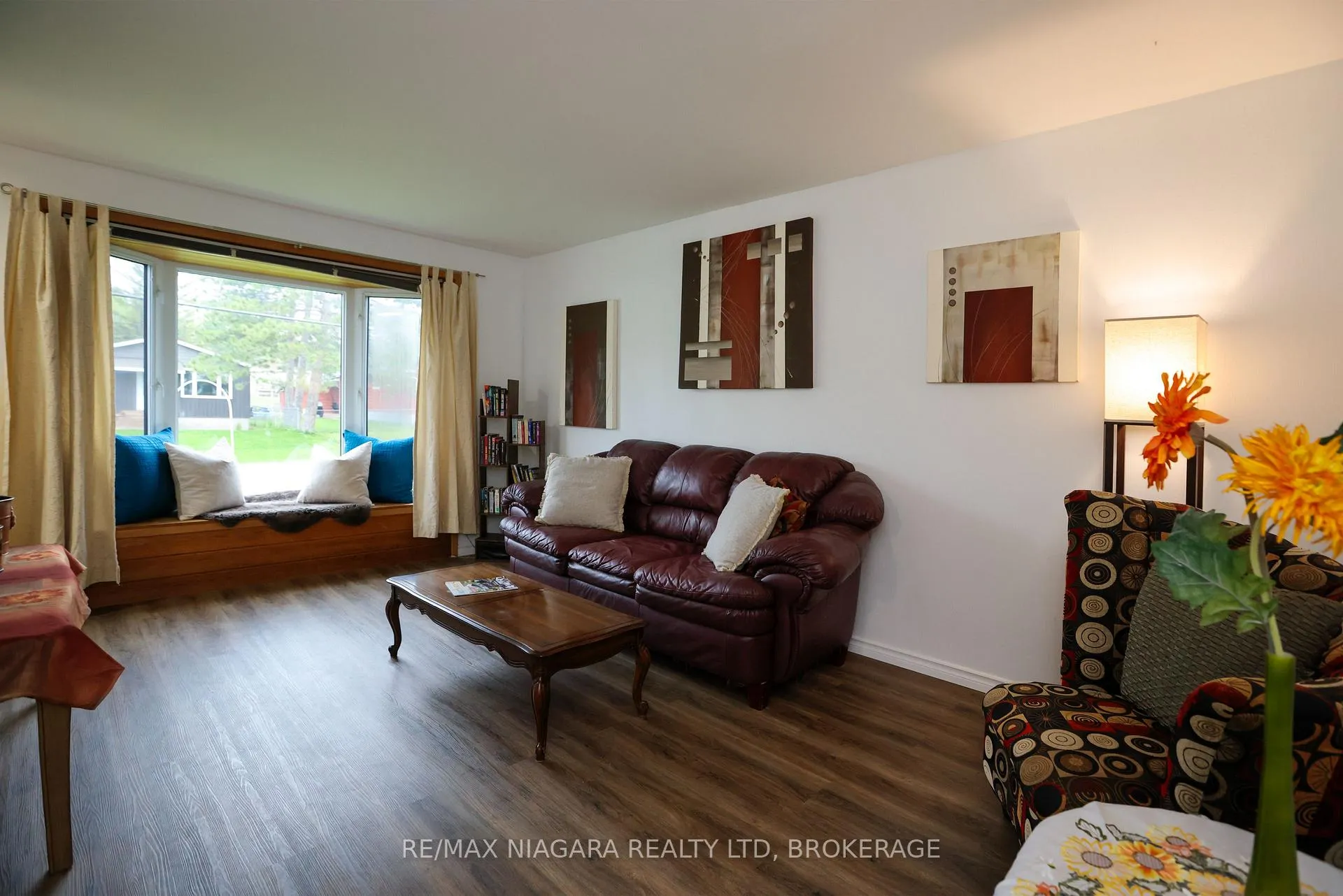 Photo 5 of 31 Spruce Drive, Temagami — HOMEH