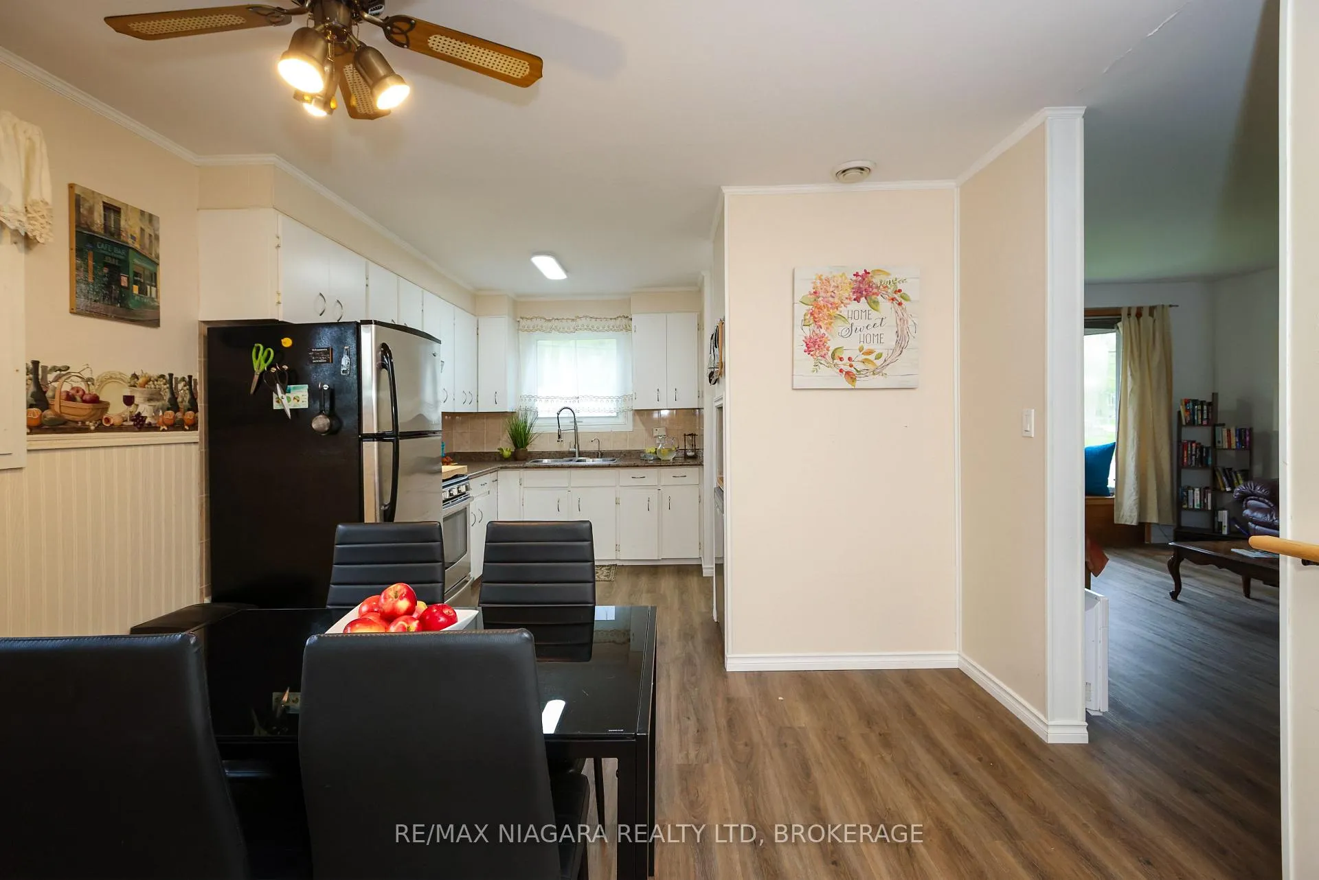 Photo 12 of 31 Spruce Drive, Temagami — HOMEH
