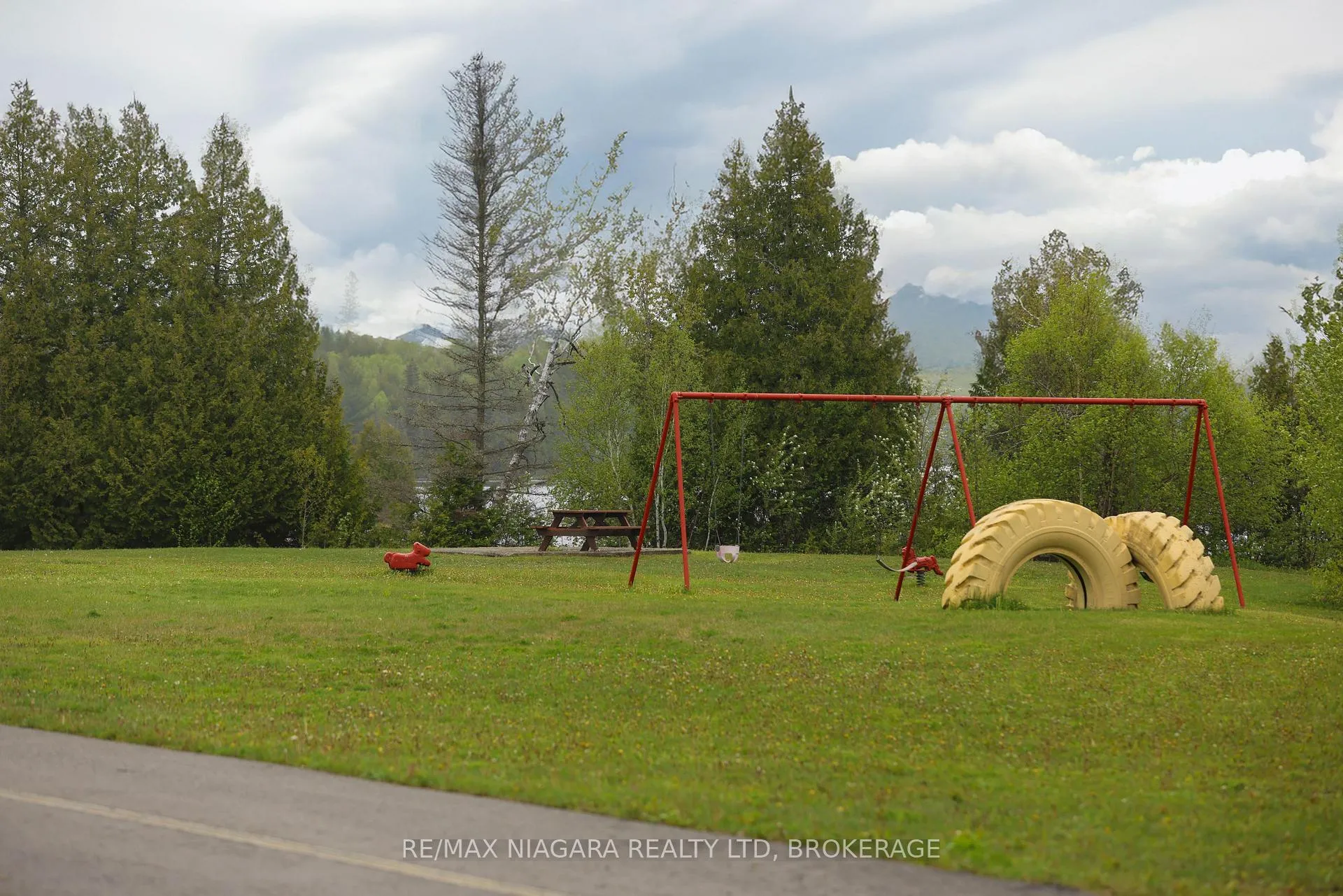 Photo 39 of 31 Spruce Drive, Temagami — HOMEH