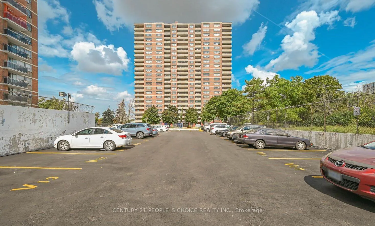 Photo 2 of Unit 411, 2645 Kipling Avenue, Etobicoke, Mount Olive-Silverstone-Jamestown — HOMEH