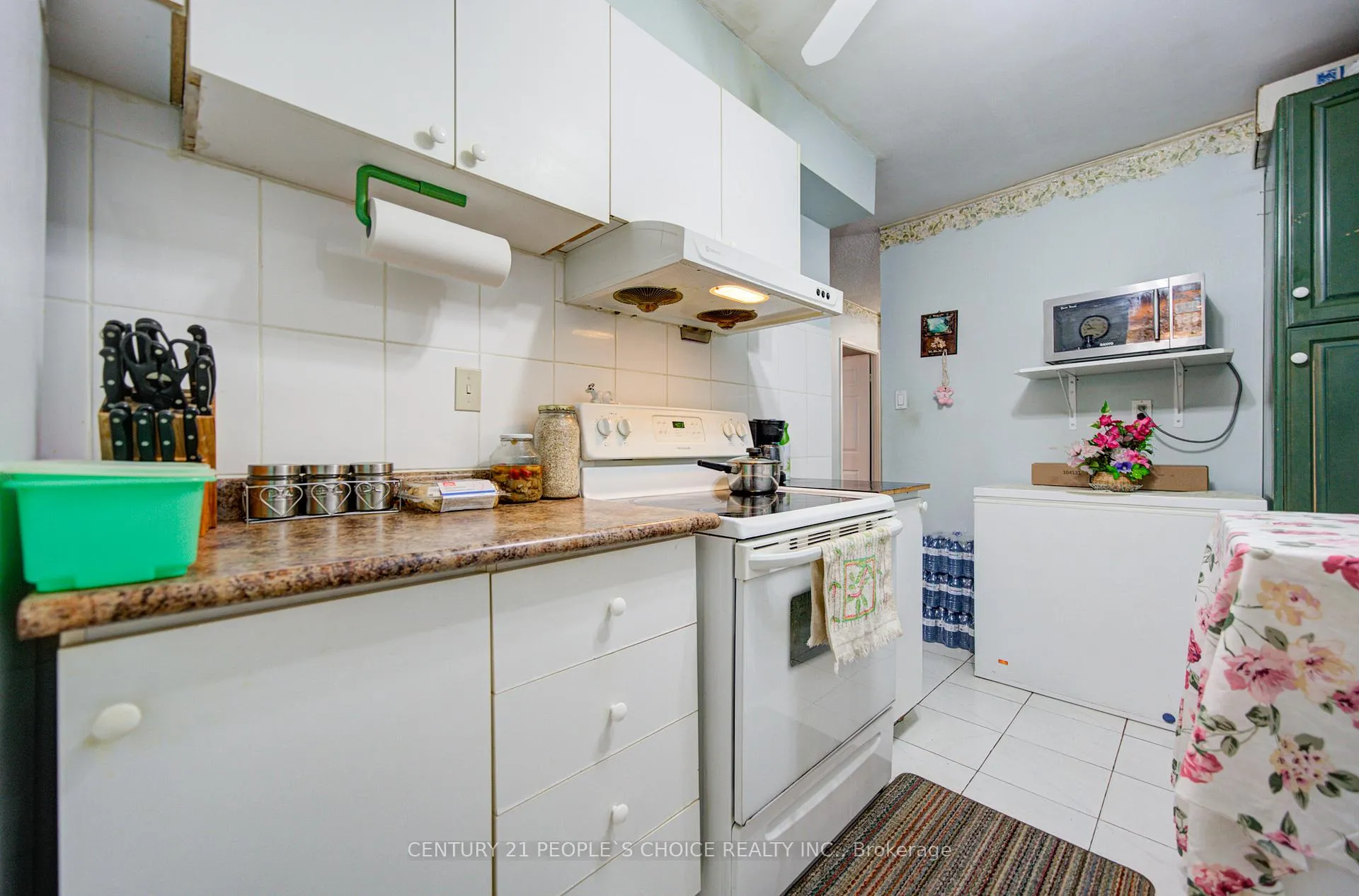 Photo 12 of Unit 411, 2645 Kipling Avenue, Etobicoke, Mount Olive-Silverstone-Jamestown — HOMEH