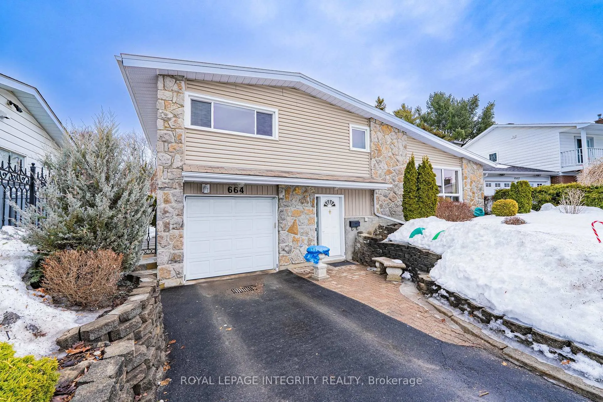 Photo 1 of 664 Glenhurst Crescent, Ottawa, Beacon Hill North — HOMEH
