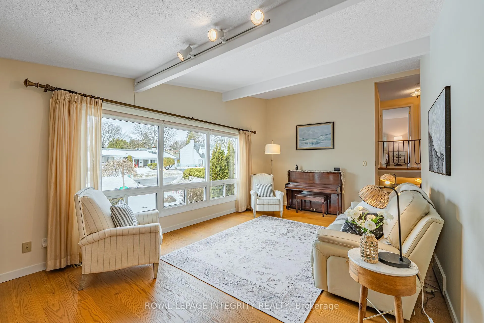 Photo 6 of 664 Glenhurst Crescent, Ottawa, Beacon Hill North — HOMEH