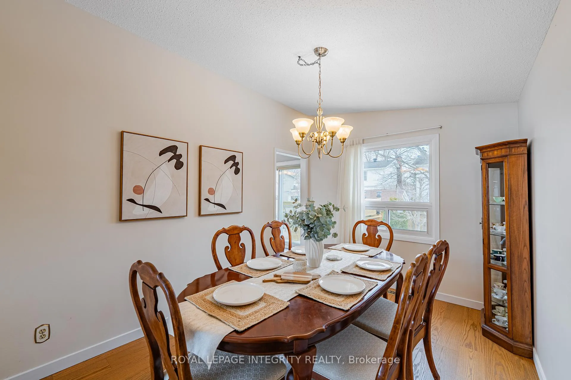 Photo 9 of 664 Glenhurst Crescent, Ottawa, Beacon Hill North — HOMEH