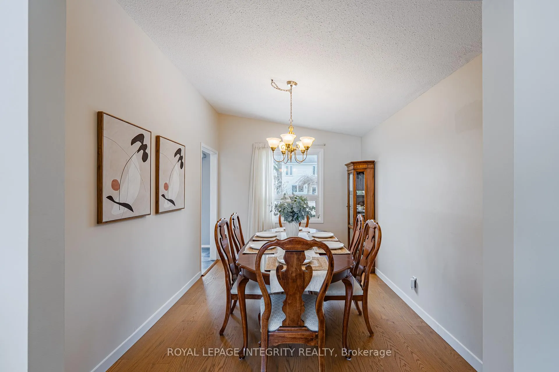 Photo 10 of 664 Glenhurst Crescent, Ottawa, Beacon Hill North — HOMEH