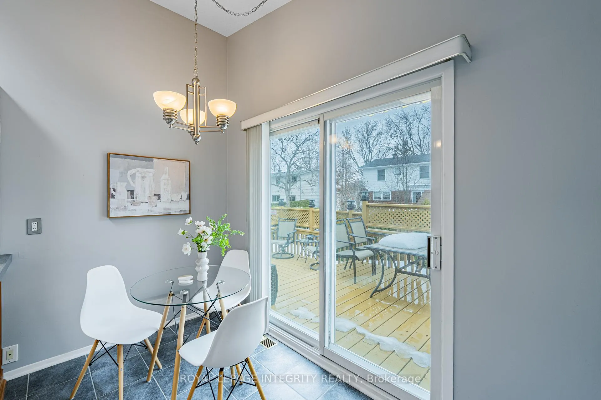 Photo 14 of 664 Glenhurst Crescent, Ottawa, Beacon Hill North — HOMEH