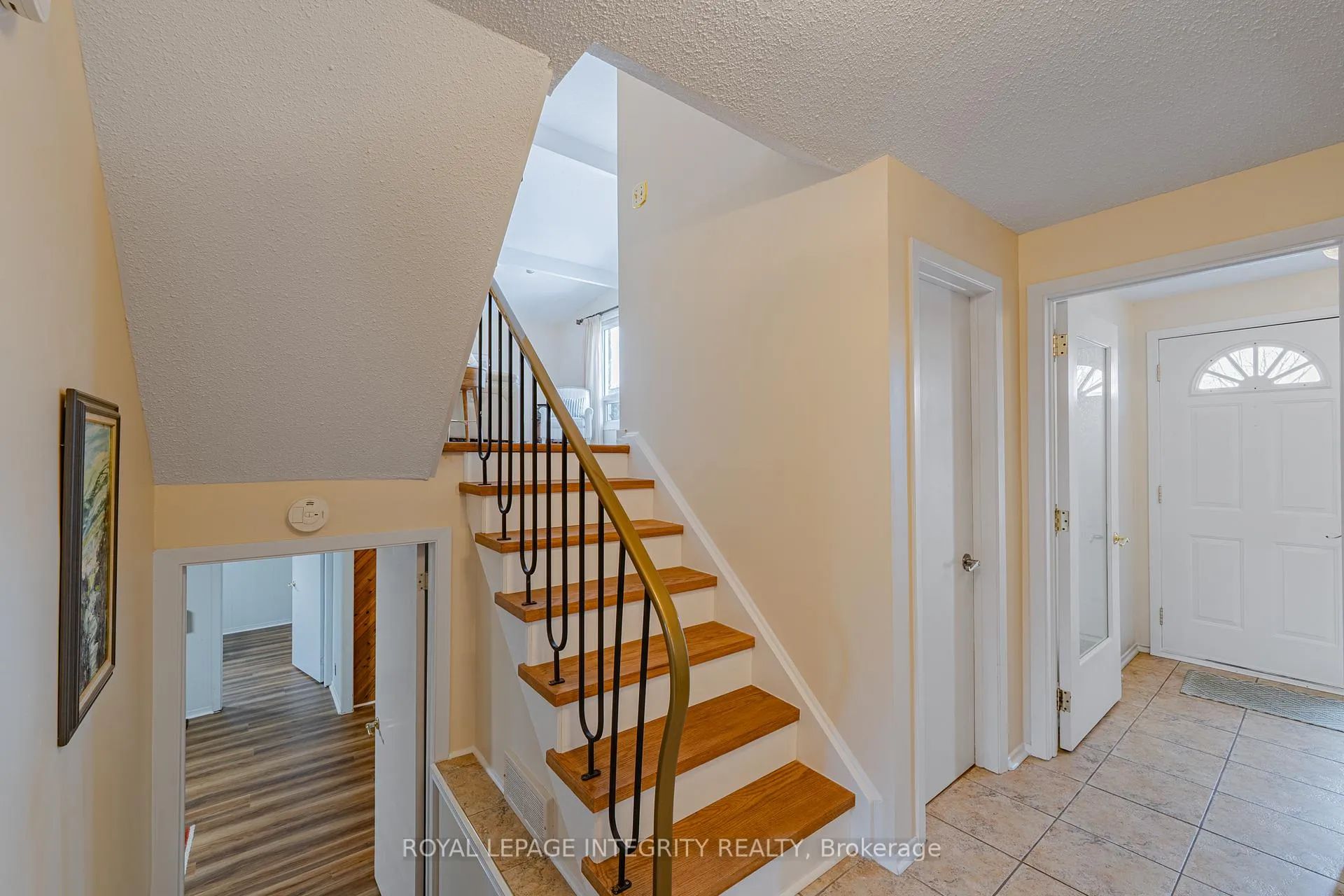 Photo 17 of 664 Glenhurst Crescent, Ottawa, Beacon Hill North — HOMEH