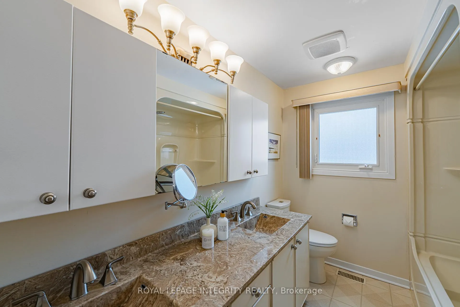 Photo 20 of 664 Glenhurst Crescent, Ottawa, Beacon Hill North — HOMEH