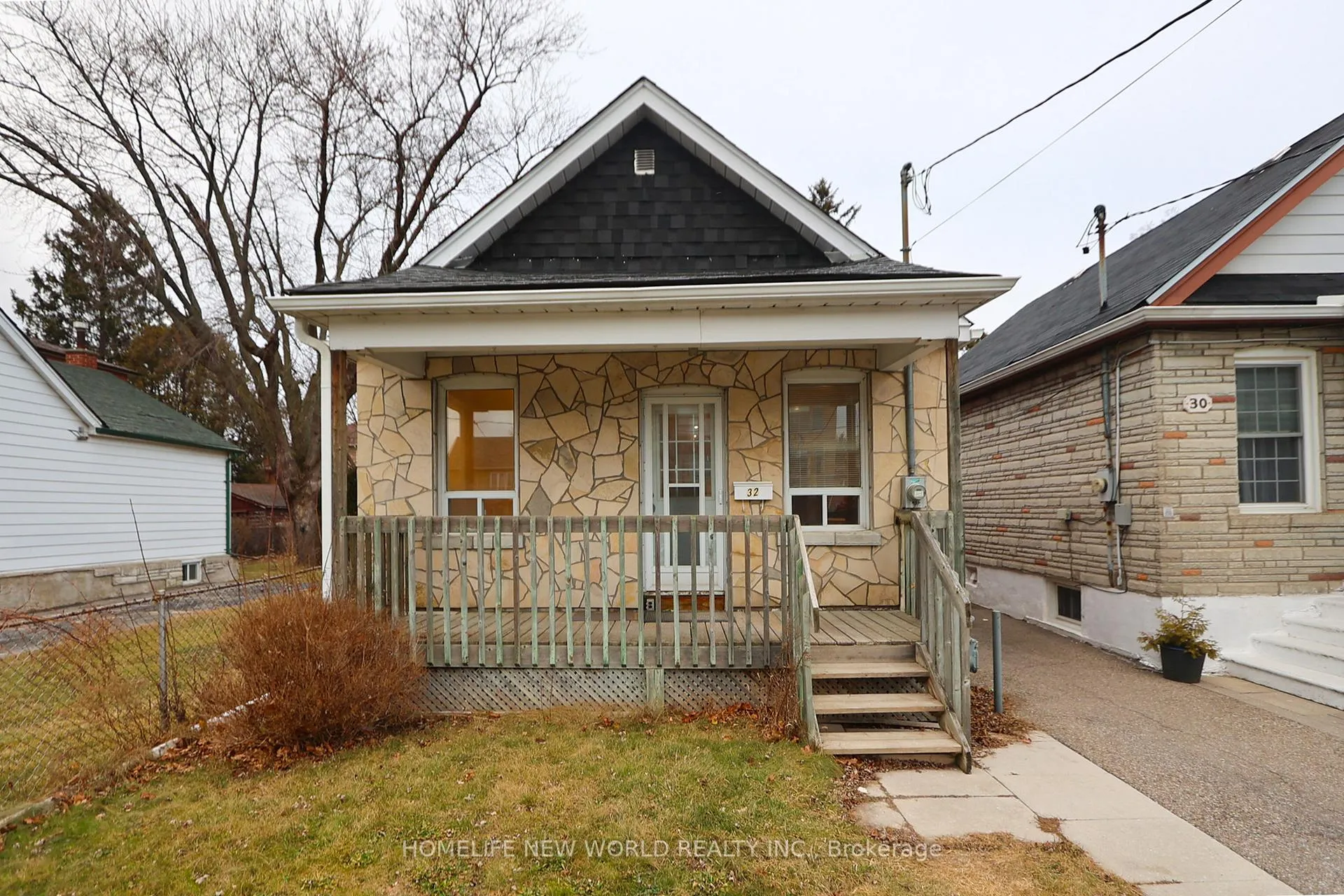 Photo 1 of 32 Pendeen Avenue, Toronto, Rockcliffe-Smythe — HOMEH
