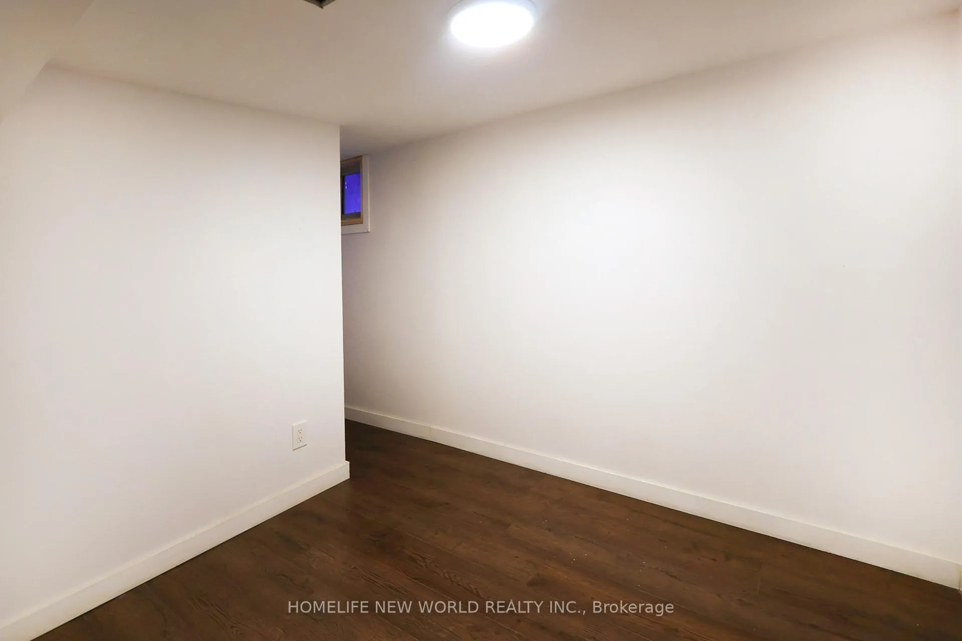 Photo 15 of 32 Pendeen Avenue, Toronto, Rockcliffe-Smythe — HOMEH