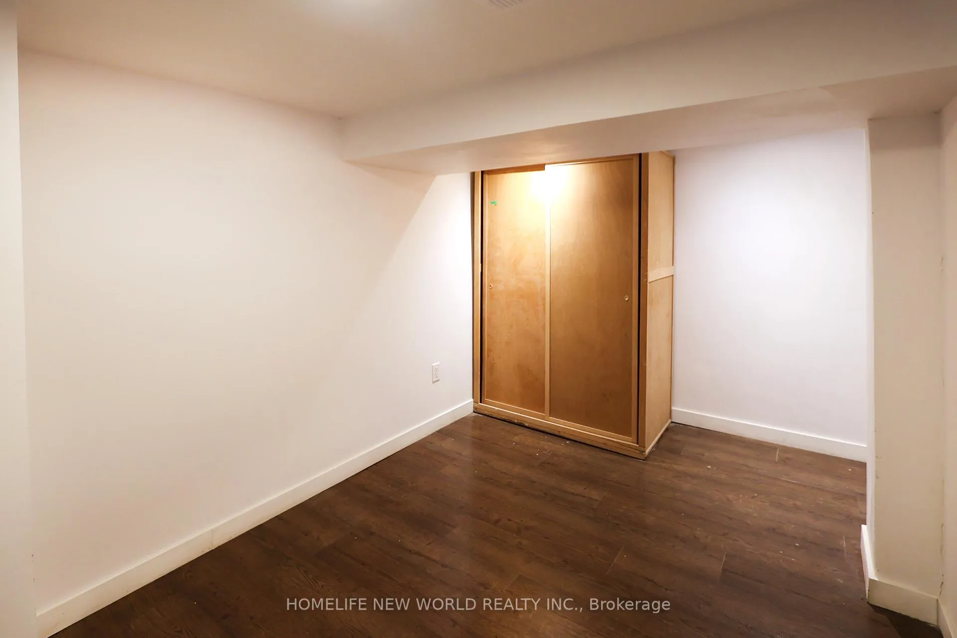 Photo 17 of 32 Pendeen Avenue, Toronto, Rockcliffe-Smythe — HOMEH