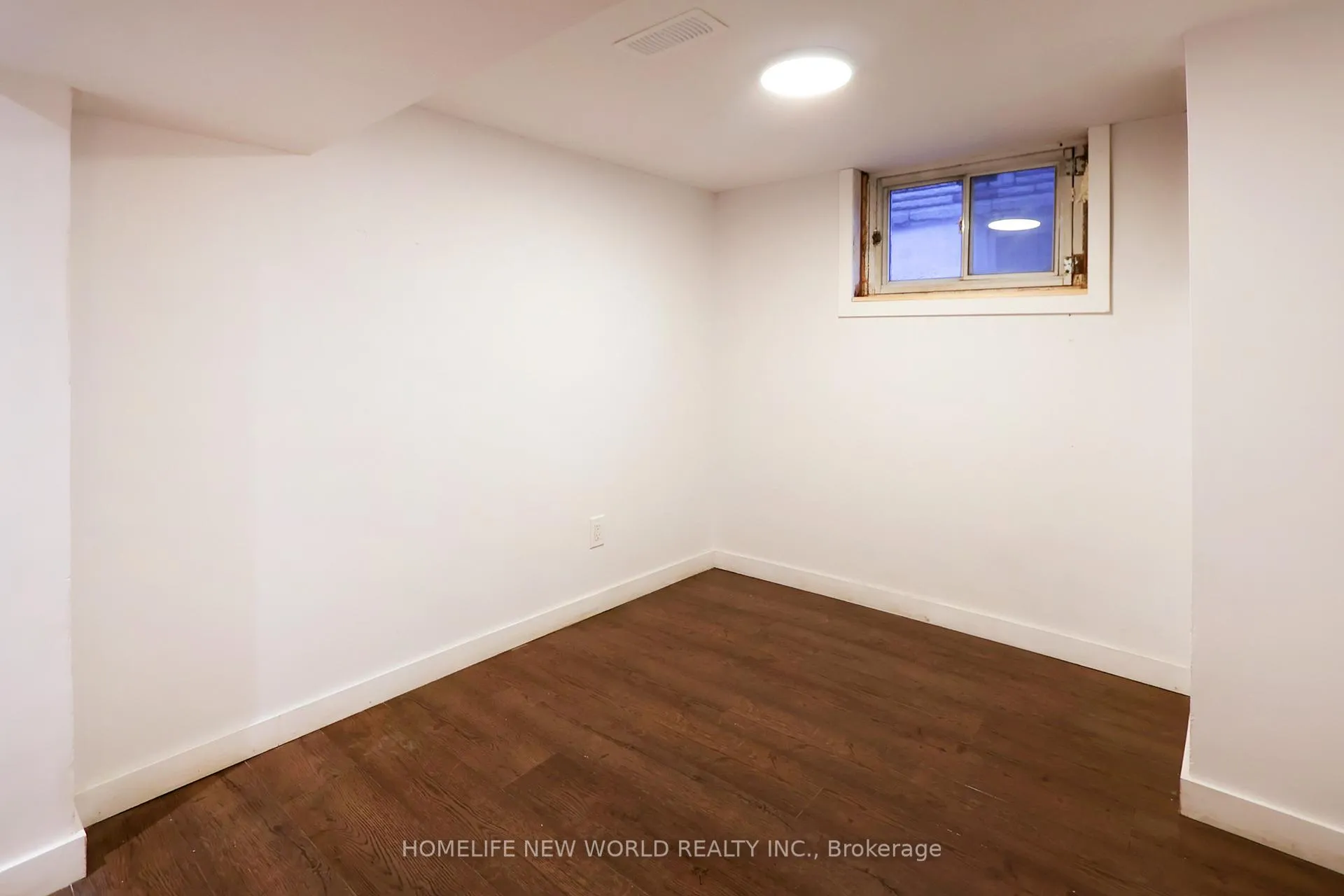 Photo 19 of 32 Pendeen Avenue, Toronto, Rockcliffe-Smythe — HOMEH