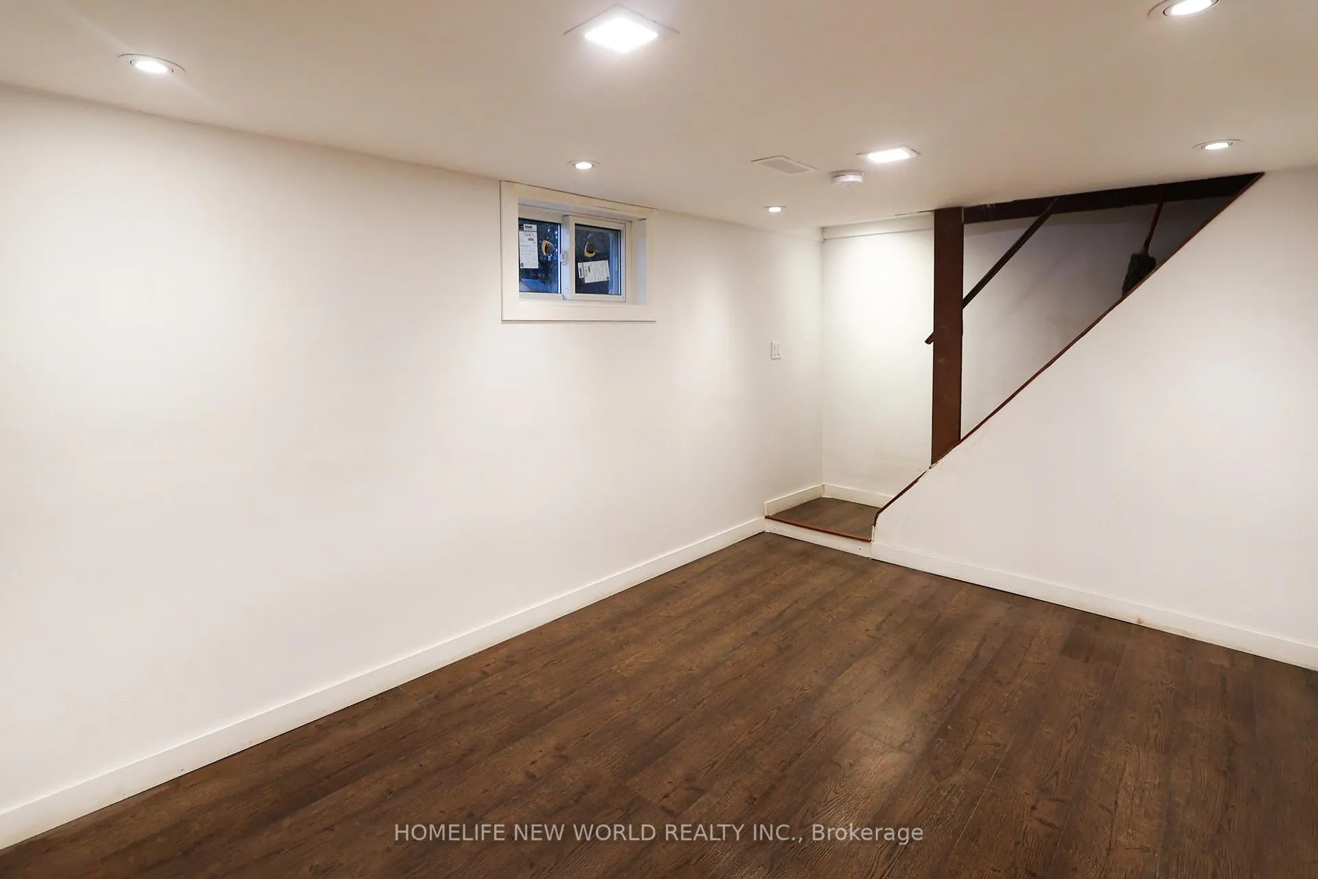 Photo 24 of 32 Pendeen Avenue, Toronto, Rockcliffe-Smythe — HOMEH