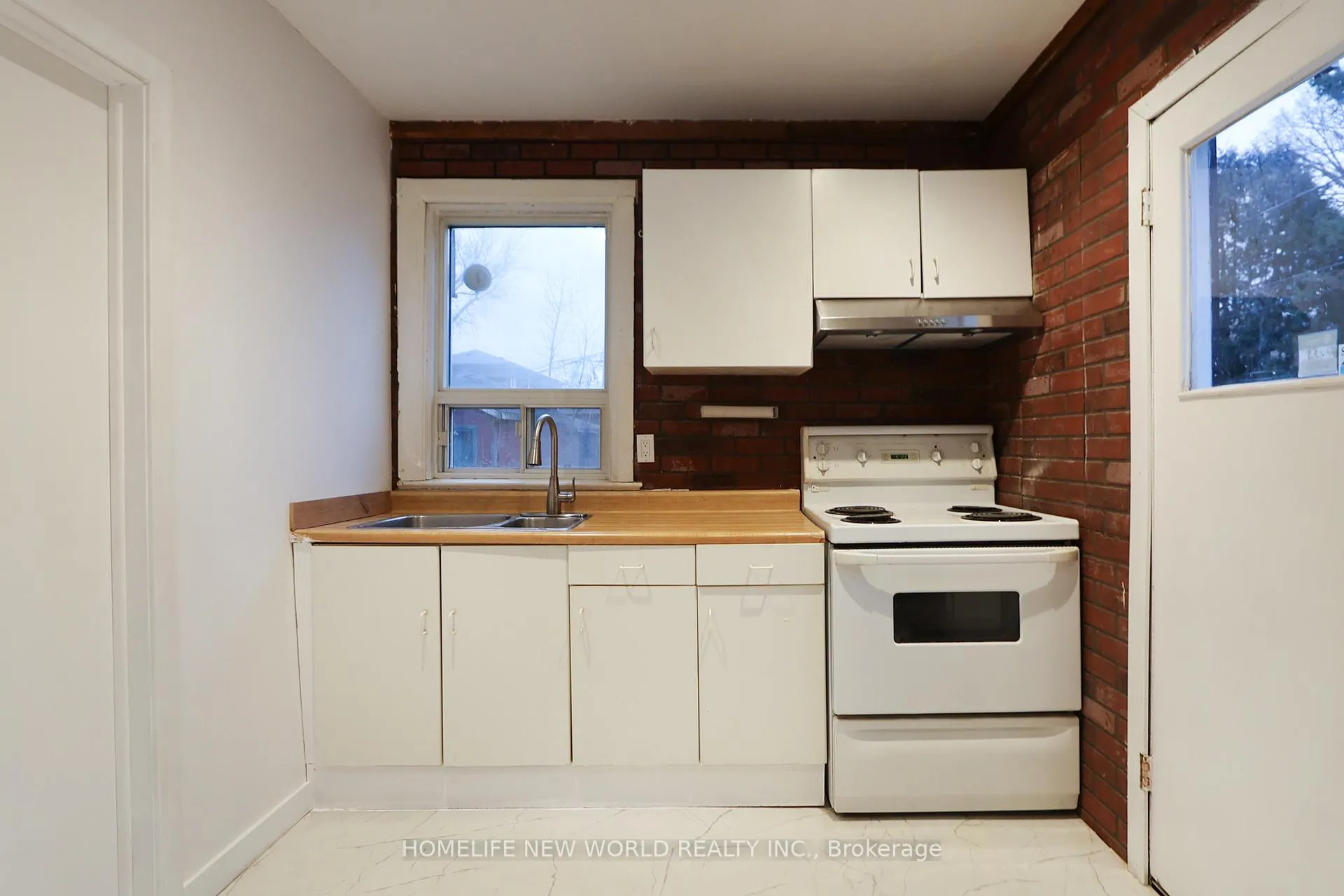 Photo 28 of 32 Pendeen Avenue, Toronto, Rockcliffe-Smythe — HOMEH