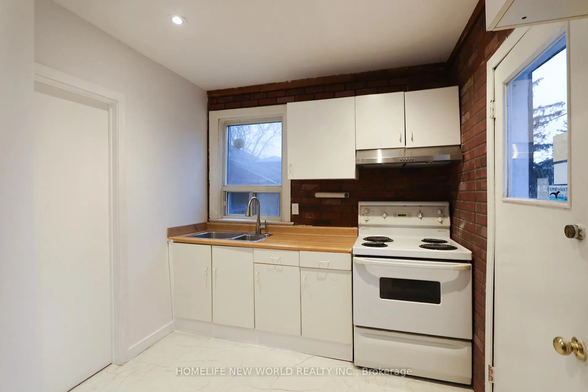 Photo 29 of 32 Pendeen Avenue, Toronto, Rockcliffe-Smythe — HOMEH