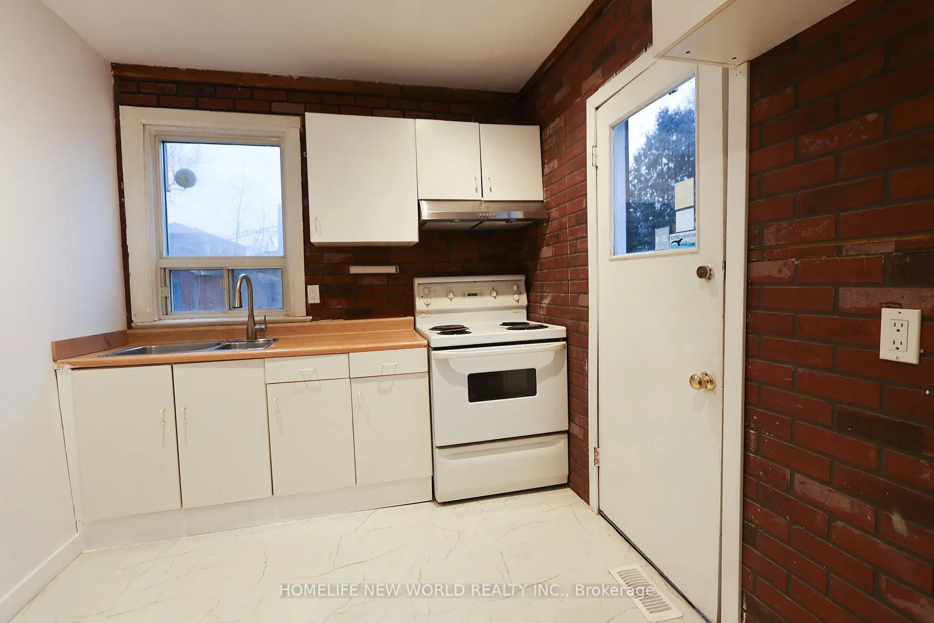 Photo 30 of 32 Pendeen Avenue, Toronto, Rockcliffe-Smythe — HOMEH