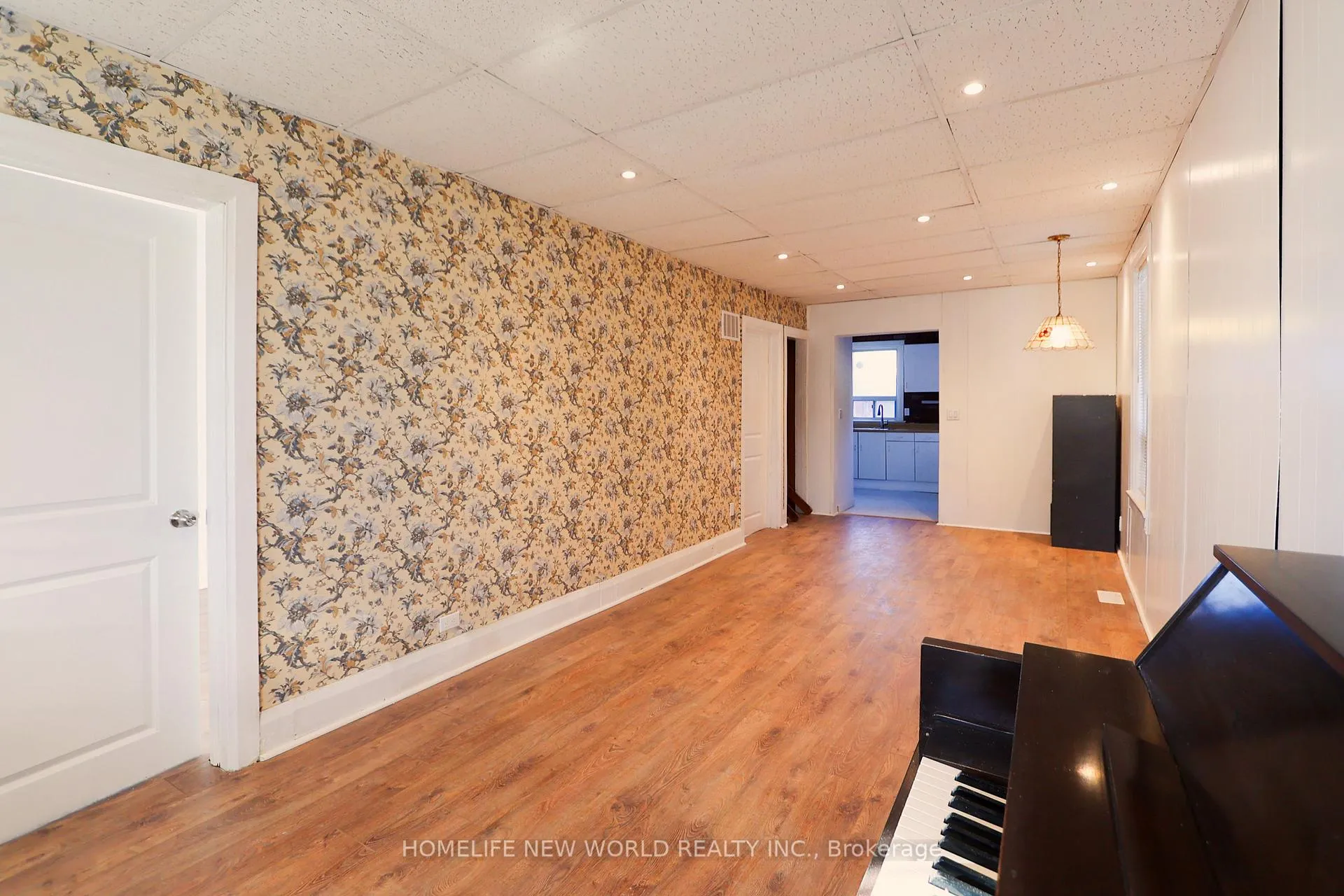 Photo 40 of 32 Pendeen Avenue, Toronto, Rockcliffe-Smythe — HOMEH