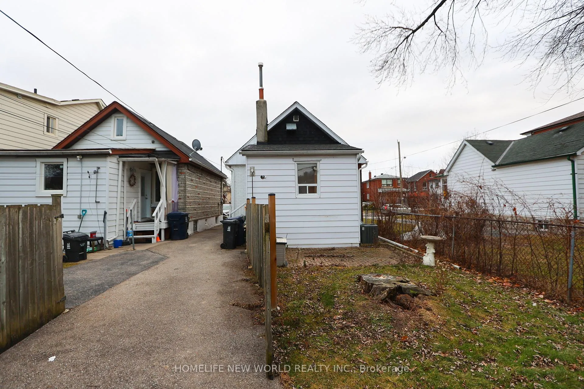 Photo 43 of 32 Pendeen Avenue, Toronto, Rockcliffe-Smythe — HOMEH