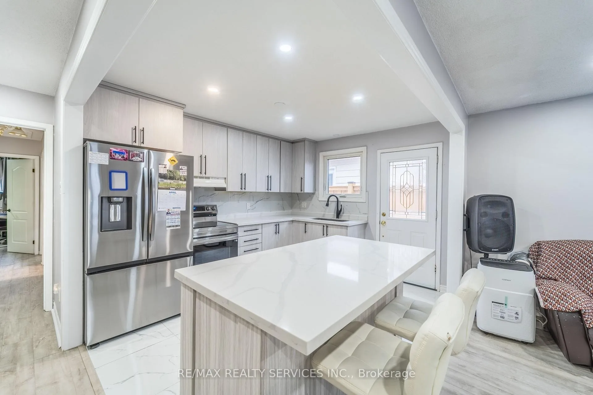 Photo 6 of 23 Dawson Road, Orangeville — HOMEH