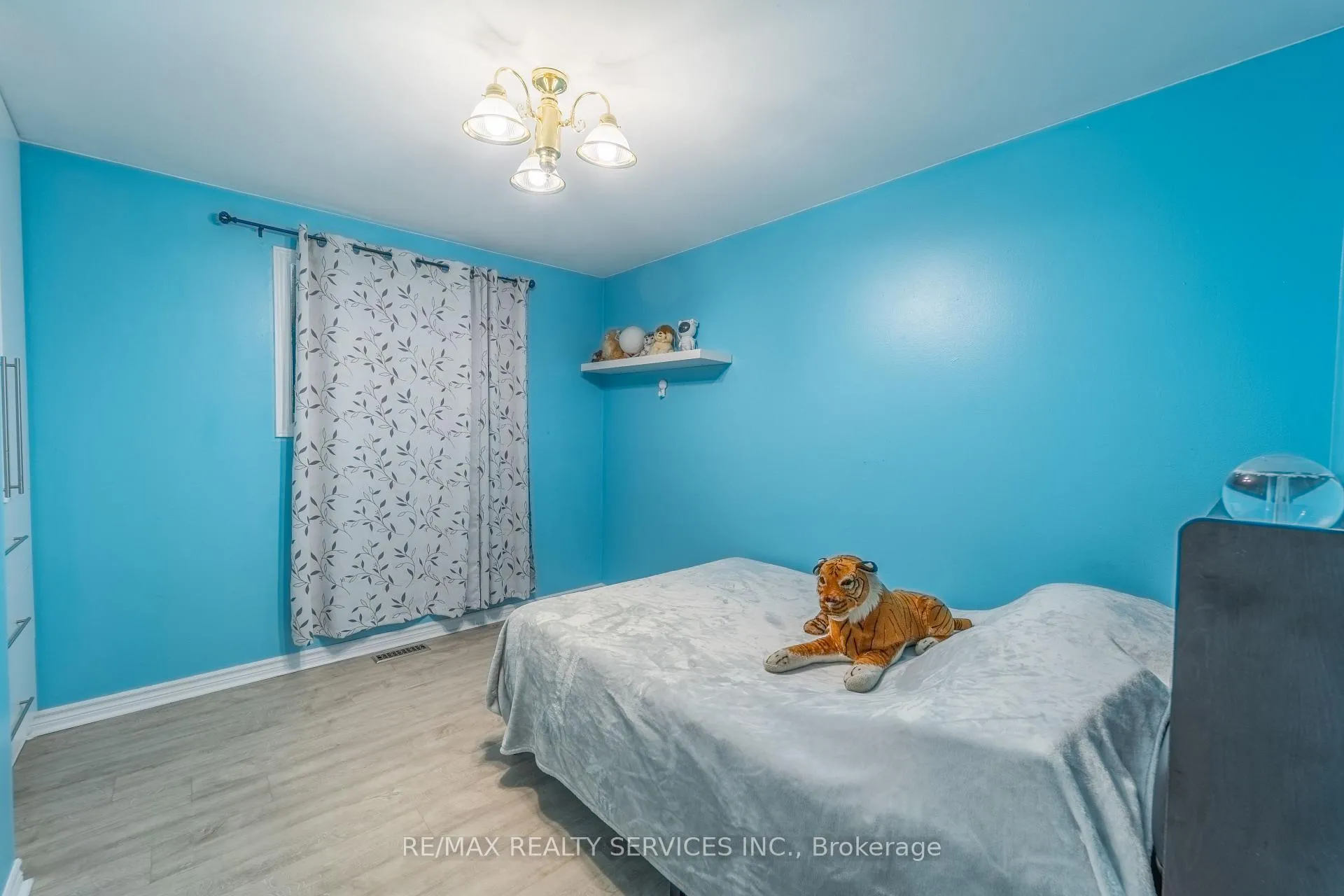 Photo 11 of 23 Dawson Road, Orangeville — HOMEH