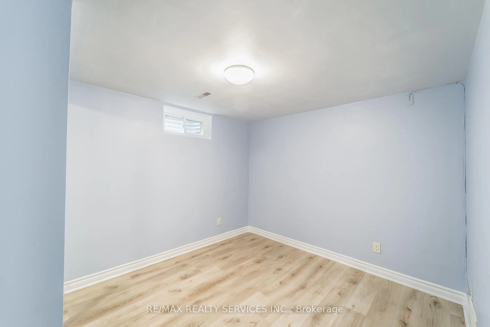 Photo 26 of 23 Dawson Road, Orangeville — HOMEH