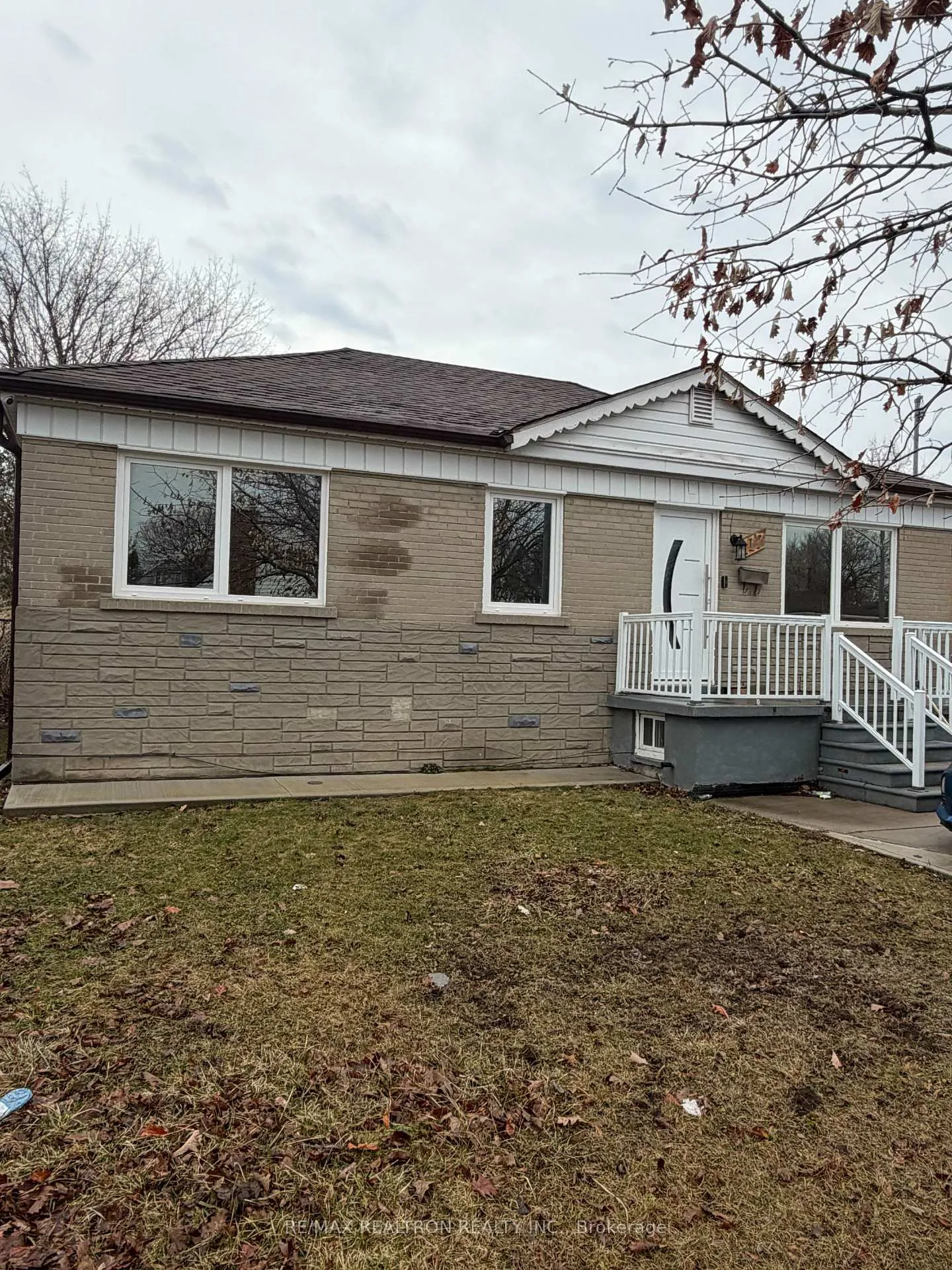 Photo 1 of 117 Redwater Drive, Etobicoke, Rexdale-Kipling — HOMEH