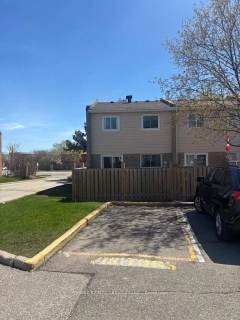 Photo 2 of Unit 1, 1020 Central Park Drive, Brampton, Northgate — HOMEH