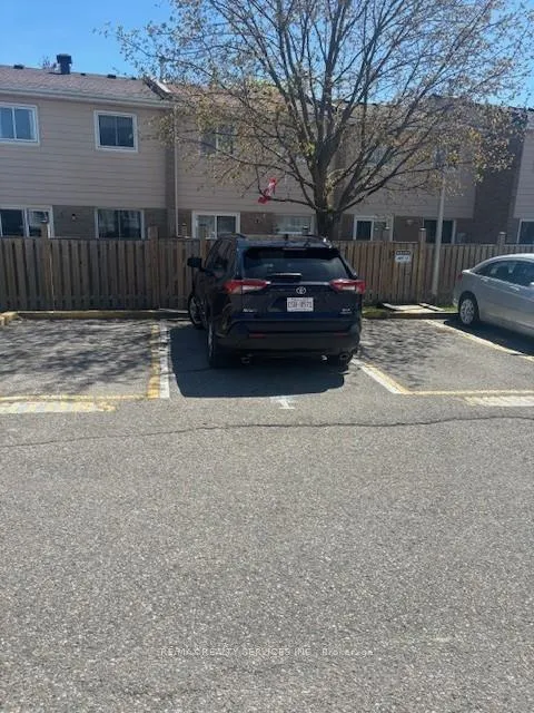 Photo 3 of Unit 1, 1020 Central Park Drive, Brampton, Northgate — HOMEH