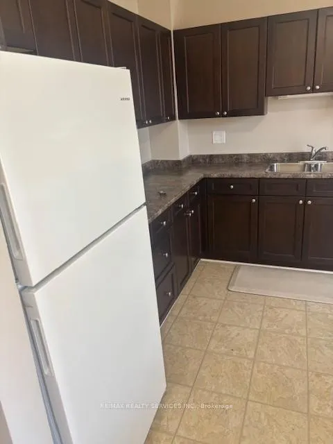 Photo 4 of Unit 1, 1020 Central Park Drive, Brampton, Northgate — HOMEH
