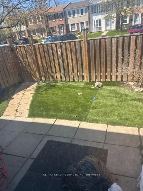Photo 7 of Unit 1, 1020 Central Park Drive, Brampton, Northgate — HOMEH