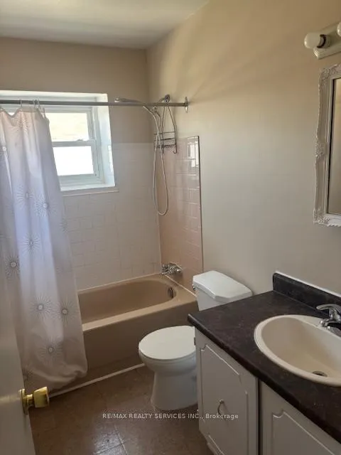 Photo 10 of Unit 1, 1020 Central Park Drive, Brampton, Northgate — HOMEH