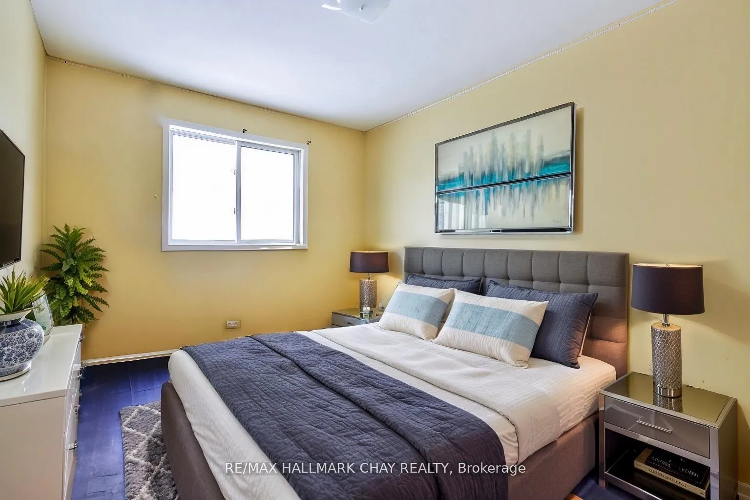 Photo 8 of 37 Loon Avenue, Barrie, Painswick South — HOMEH
