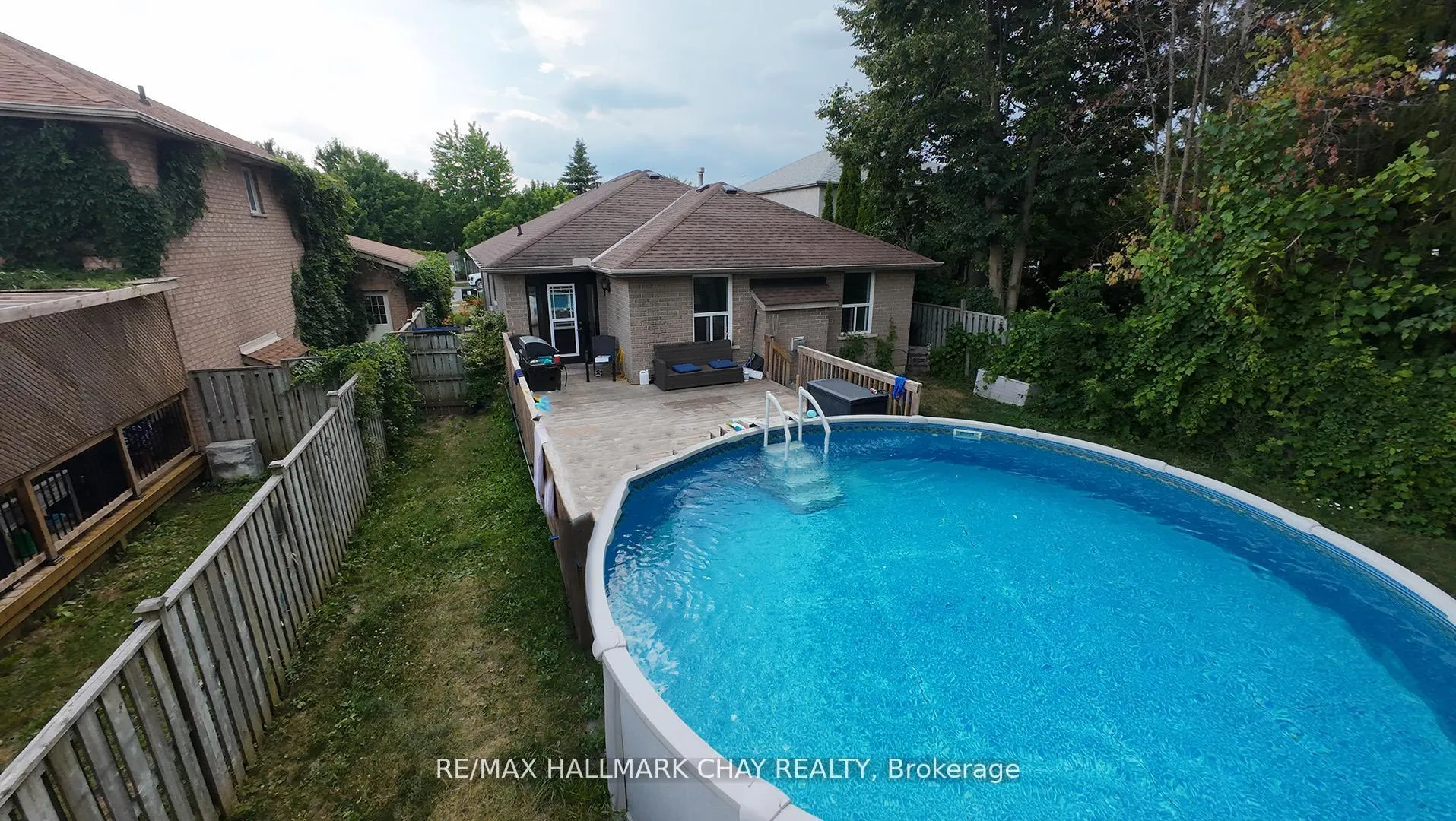 Photo 10 of 37 Loon Avenue, Barrie, Painswick South — HOMEH