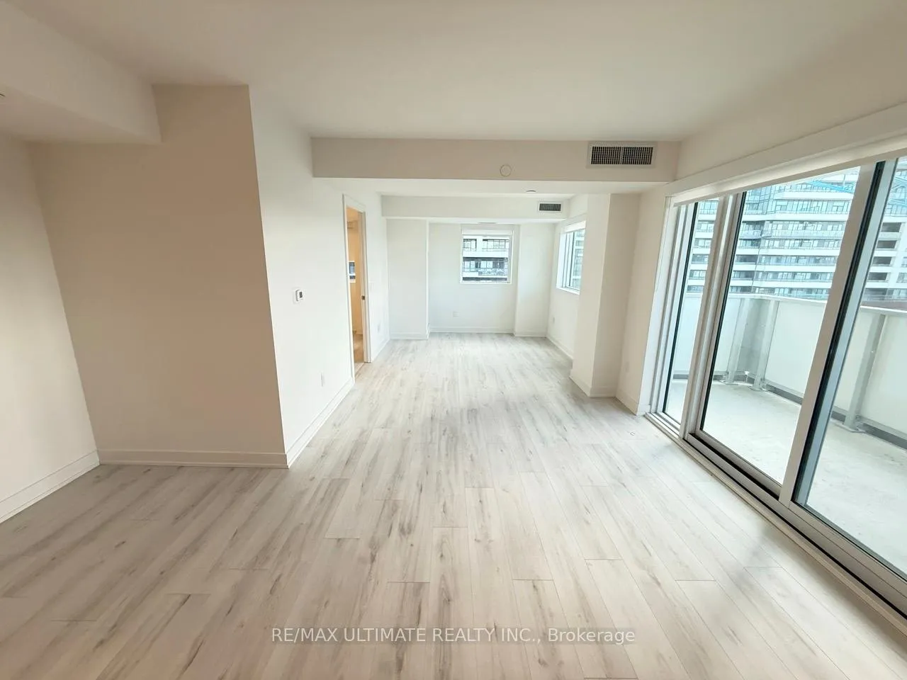 Photo 3 of Unit 302, 1010 Sandy Beach Road, Pickering, Bay Ridges — HOMEH