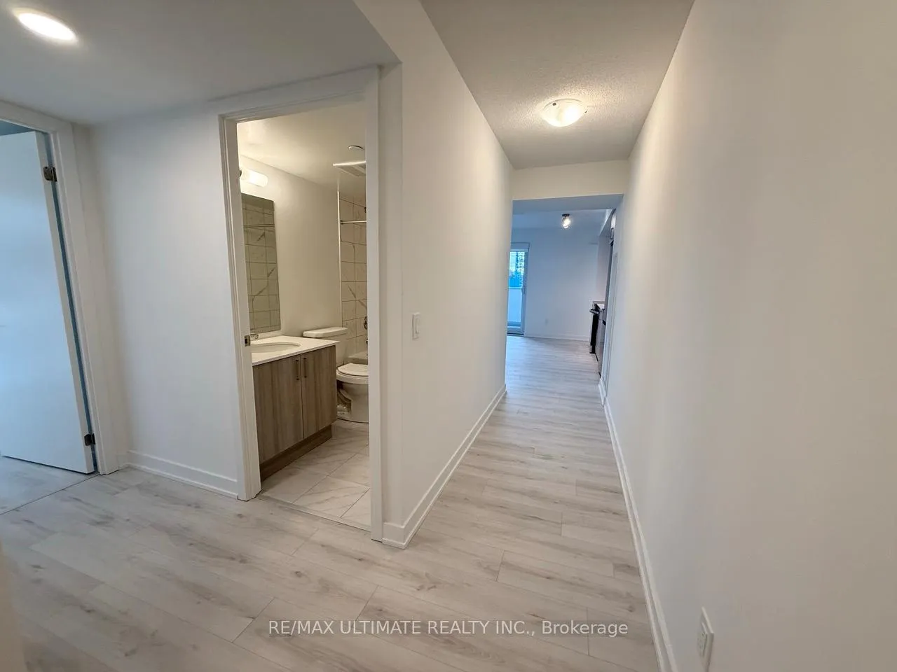 Photo 10 of Unit 302, 1010 Sandy Beach Road, Pickering, Bay Ridges — HOMEH