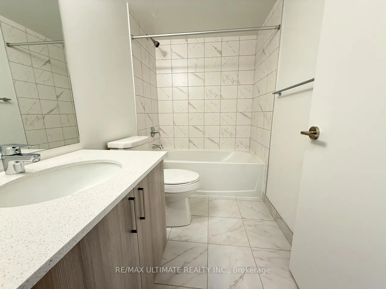 Photo 13 of Unit 302, 1010 Sandy Beach Road, Pickering, Bay Ridges — HOMEH