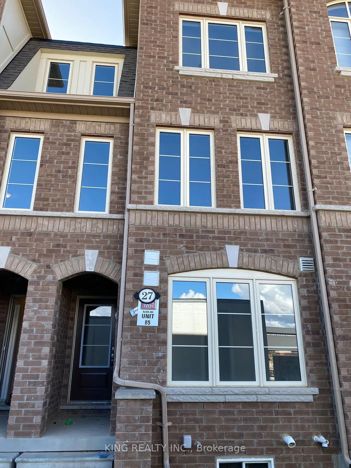 Photo 1 of 27 Finegan Circle, Brampton, Northwest Brampton — HOMEH
