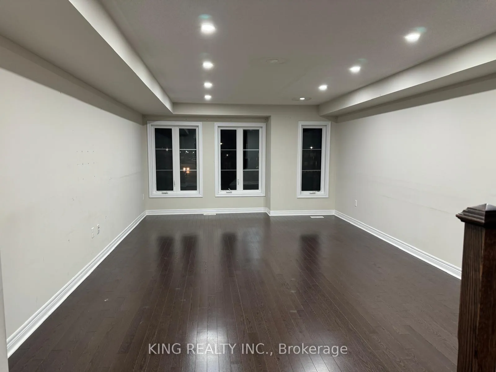 Photo 8 of 27 Finegan Circle, Brampton, Northwest Brampton — HOMEH