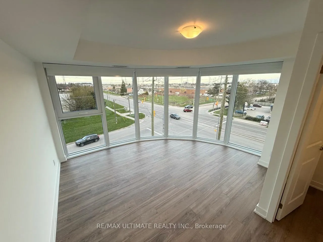 Photo 5 of Unit 308, 1010 Sandy Beach Road, Pickering, Bay Ridges — HOMEH