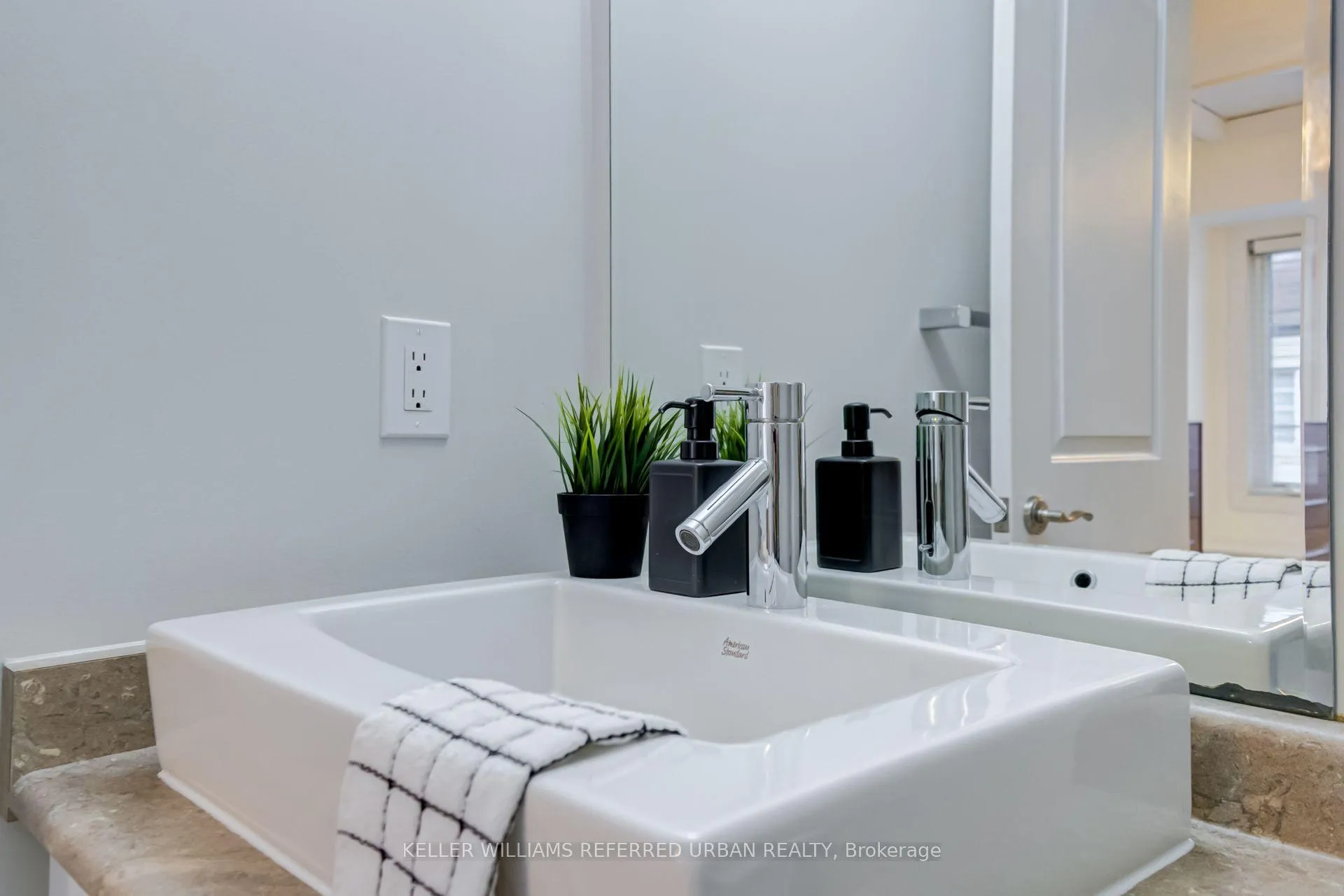 Photo 29 of 68 Raffeix Lane, Toronto, Regent Park — HOMEH