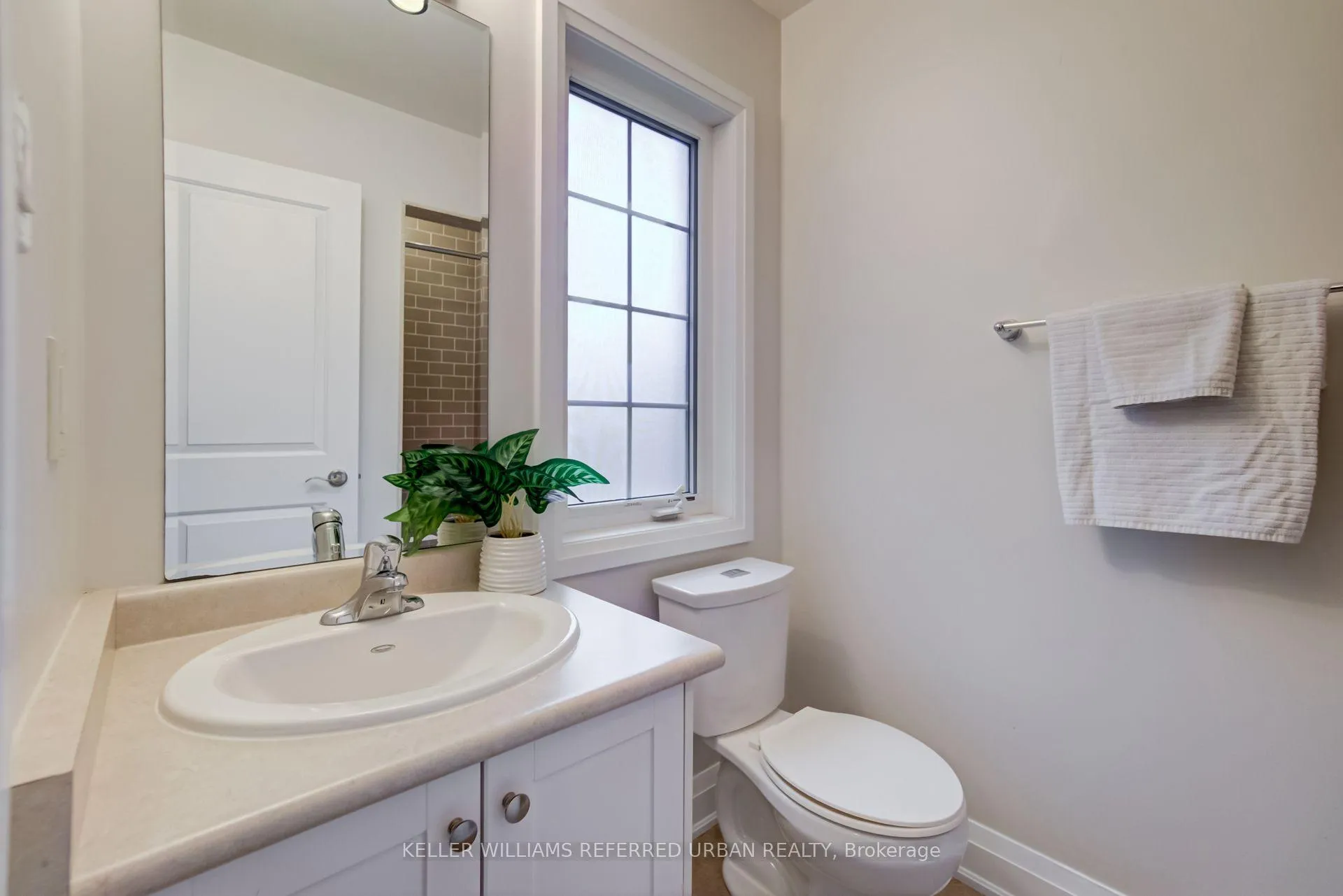 Photo 34 of 68 Raffeix Lane, Toronto, Regent Park — HOMEH