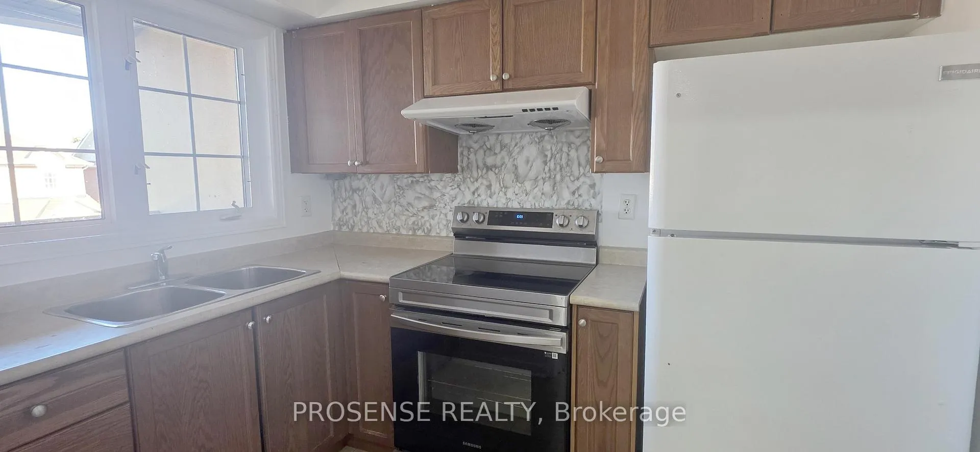 Photo 11 of Unit 13, 9699 Jane Street, Vaughan, Maple — HOMEH