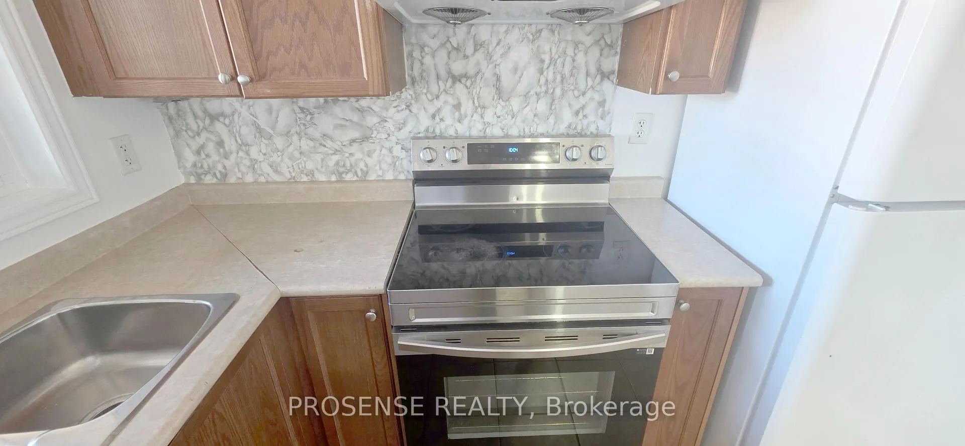 Photo 12 of Unit 13, 9699 Jane Street, Vaughan, Maple — HOMEH