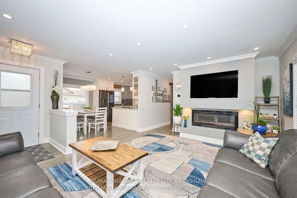 Photo 1 of 5667 Montrose Road, Niagara Falls, Ascot — HOMEH