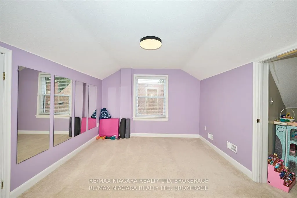 Photo 15 of 5667 Montrose Road, Niagara Falls, Ascot — HOMEH