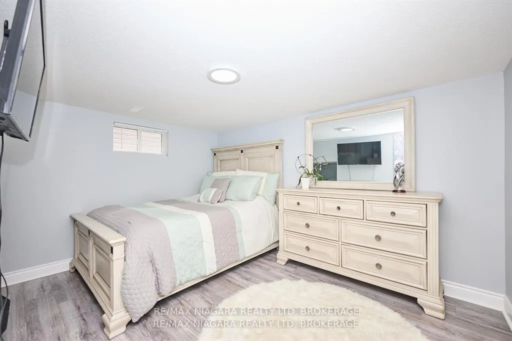 Photo 18 of 5667 Montrose Road, Niagara Falls, Ascot — HOMEH