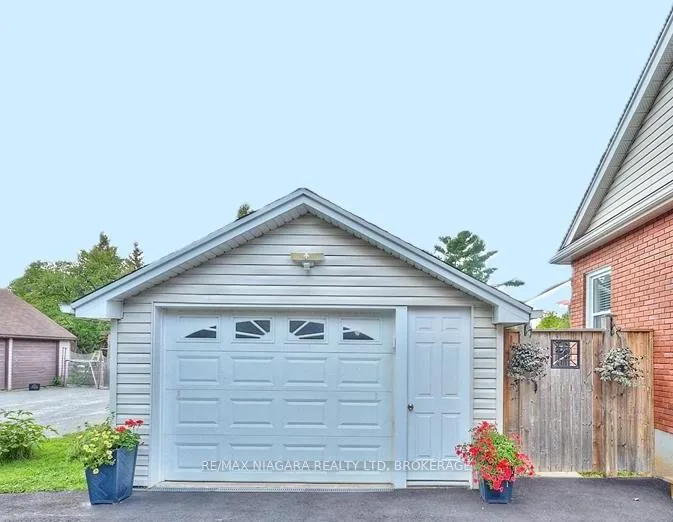 Photo 25 of 5667 Montrose Road, Niagara Falls, Ascot — HOMEH