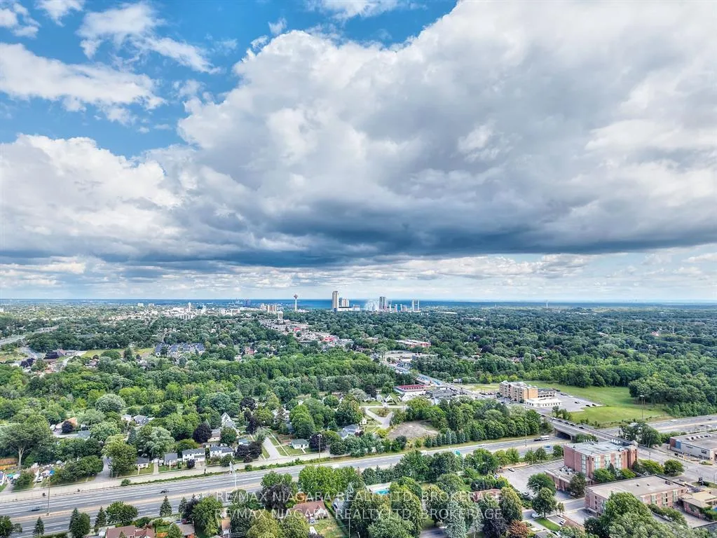 Photo 35 of 5667 Montrose Road, Niagara Falls, Ascot — HOMEH