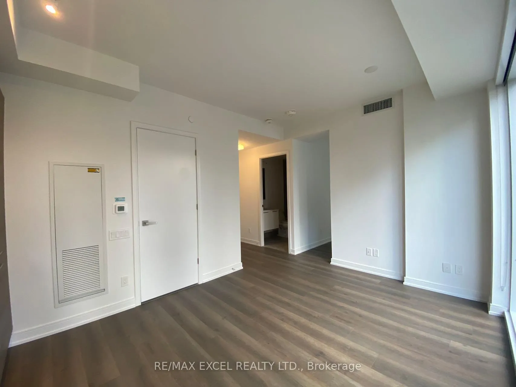 Photo 4 of Unit 1001, 3 Gloucester Street, Toronto, Church-Yonge Corridor — HOMEH